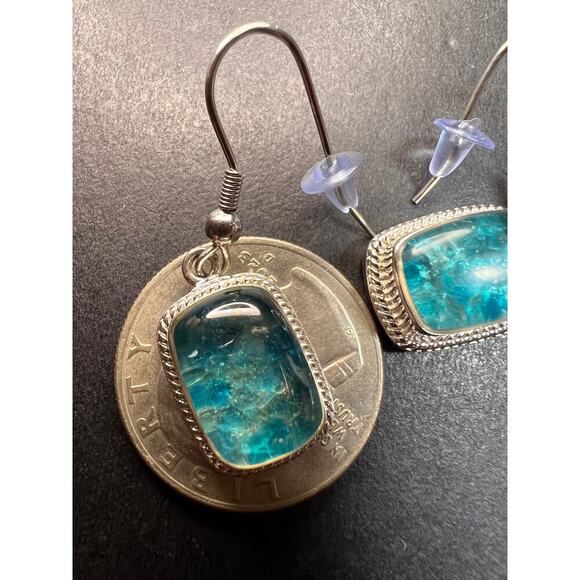 NEW neon apatite in matrix in platinum over copper - Picture 5 of 16